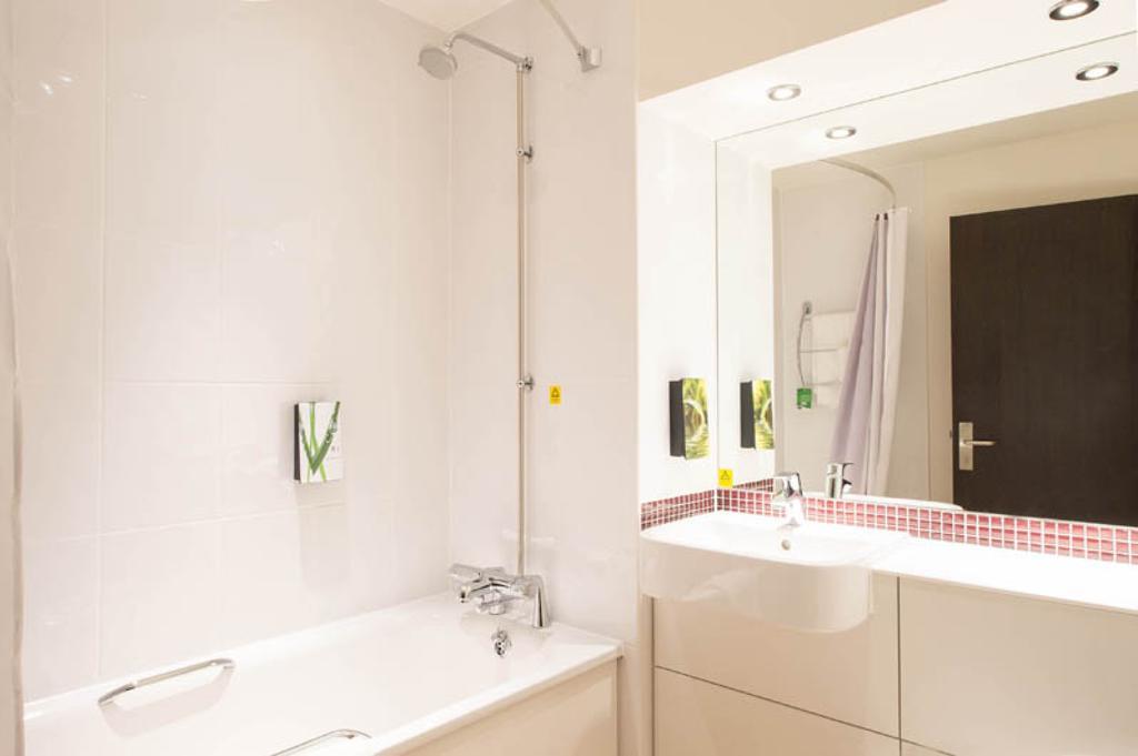 Premier Inn Birmingham City Centre Broad Street Extérieur photo